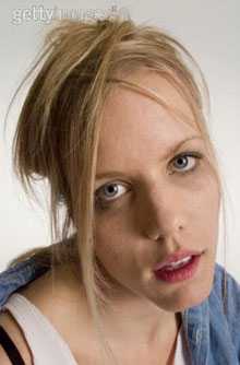 Ранний проявляется на протяжении первого триместра, поздний возникает в основном в третьем триместре