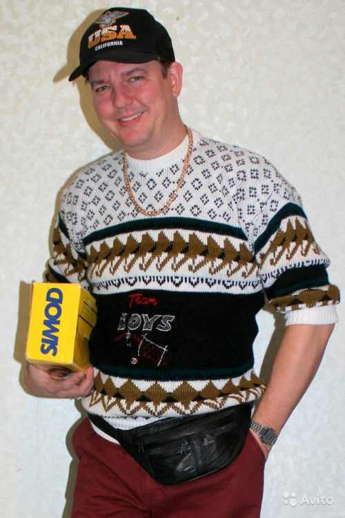 В идеале это лампадки и светильники, без общего мощного источника света