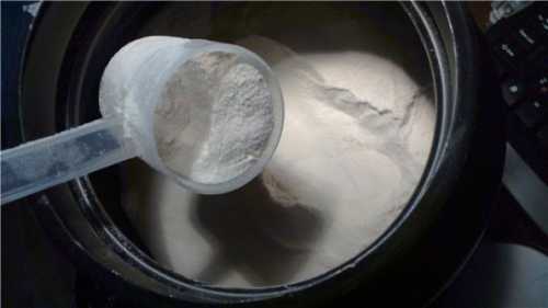 Сегодня производители на банках указывают только примерный срок годности добавки