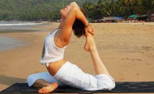 Не допускайте резких движений, весь комплекс упражнений следует выполнять медленно и не спешить