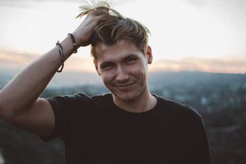 Ученые рассказали, как мужчинам удержать внимание