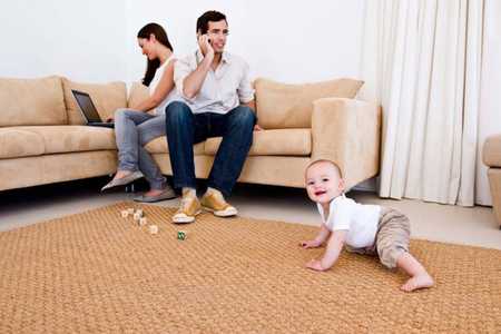 Но старшая дочка ходит во всем новом