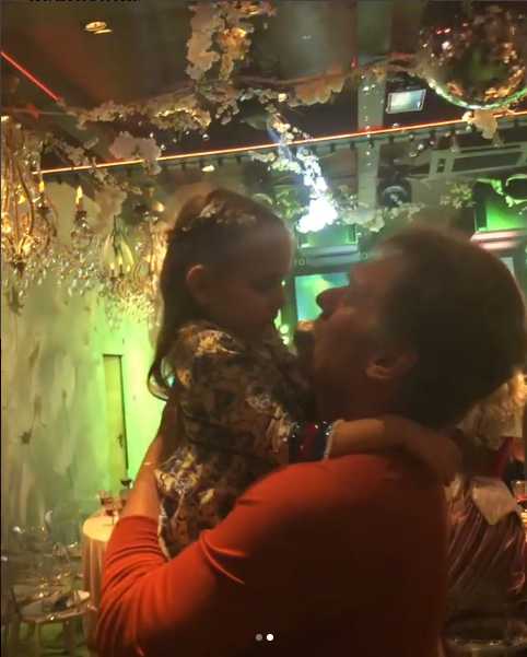 Навка опубликовала видео танца Пескова с дочерью