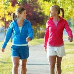 Польза ходьбы для мужчин связана с тем, что снимаются застойные процессы в области малого таза