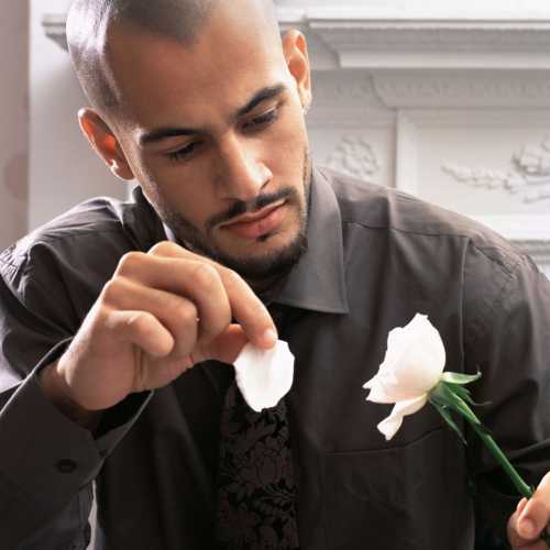 Симптомы влюбленного в вас мужчины