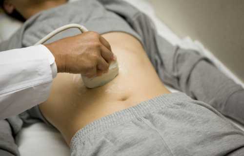 В печени образуется желчь, которая со временем концентрируется и накапливается в желчном пузыре