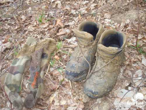 Это ботинки для маршрутов по пересеченной местности или среднегорья до м такие модели обеспечивают лучшую защиту и более плотную фиксацию голеностопа и стопы они более прочные и износо стойкие, чем обувь для хайкинга