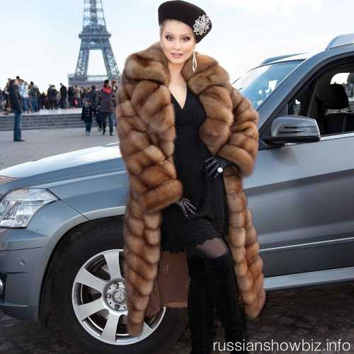 Лена Ленина установила в автомобиль новую опцию