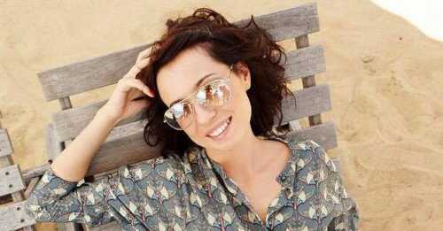 Первым шагом к осуществлению своих желаний для нее становится контракт с миллиардером