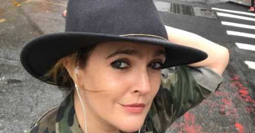 Первым шагом к осуществлению своих желаний для нее становится контракт с миллиардером