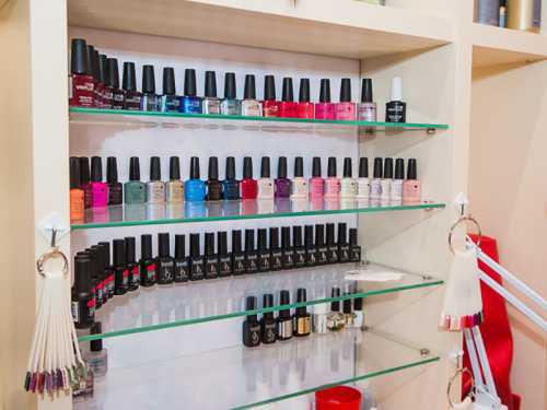 Можно также наблюдать и другую картину приходишь в дом, где, вроде бы, ничего особенного, простая незамысловатая мебель, нет никаких дорогих украшений