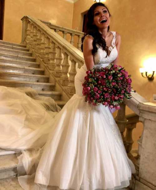 В Сети появились фото возлюбленной Тимати в свадебном платье‍