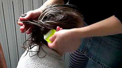 Однако больному следует каждый раз после использования проверять расческу, полотенце и тди избавляться от обнаруженных паразитов