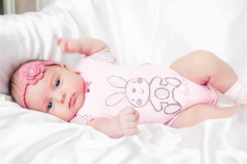 Как бы то ни было на самом деле рождение ребёнка это всегда радостное знаменательное событие в жизни семьи и общества в целом