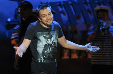 Насколько мы знаем, уголовное дело по факту нападения на него до сих пор не возбуждено