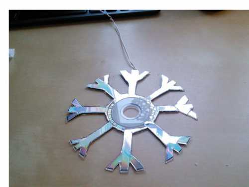 Старые компактдиски могут превращаться в различных насекомых, зверей и птиц