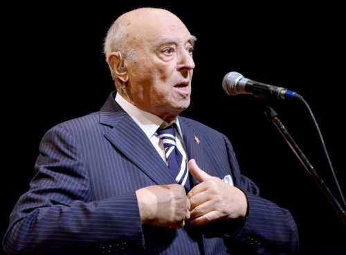 Владимир Путин и Дмитрий Медведев поздравили Владимира Этуша с юбилеем