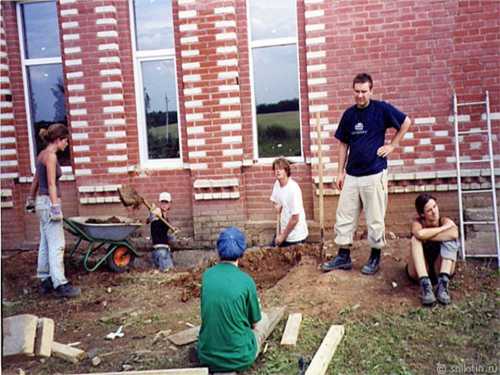 Видим здесь вполне очевидную общую концепцию в обоих случаях есть