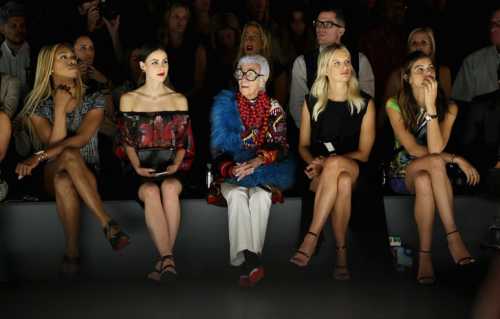 Смотри, в лет ты была с этими чудесными волосами как у