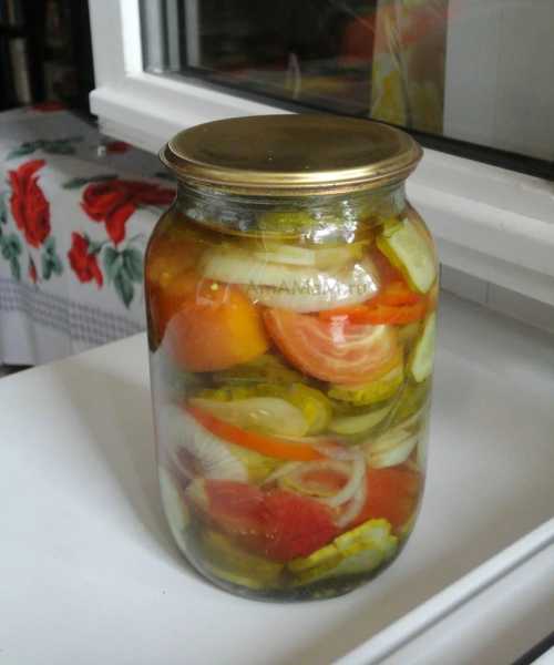 Здесь будут представлены как советские рецепты, которыми пользуются мои мама и бабушка, так и современные рецепты консервации салатов на зиму