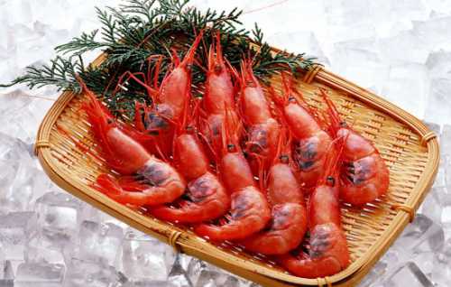 Такой изолирующий материал помогает надежно защитить слизистую от ожога, который можно получить изза применения во время процедуры дезинфицирующих средств