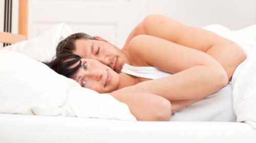 Некоторым больше нравится, когда их ласкают пальцами, а ктото без ума от прикосновения языка