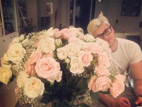 Одной из первых на информацию о свадьбе наткнулась блоггер