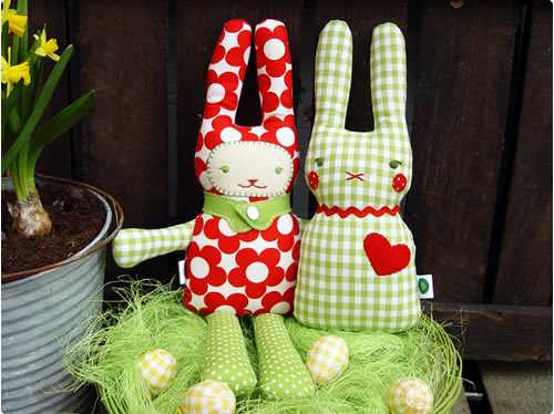 Поделки на Пасху: Шьем Зайчика