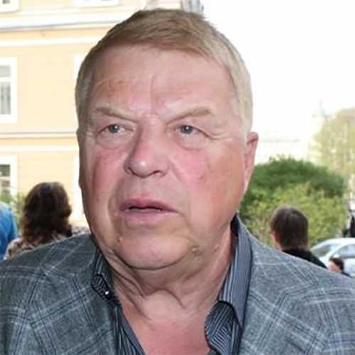 Петербурге на часов назад