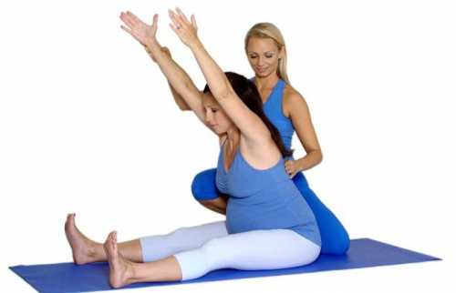 Это позволяет скорректировать осанку мышцы, поддерживающие позвоночный столб не только укрепляются и приобретают тонус, но и удлиняются, с них уходит лишнее напряжение и позвоночник распрямляется