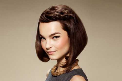 Модные прически 2017: косы в корсете