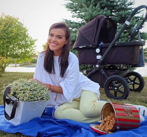 У Лены Темниковой будет девочка