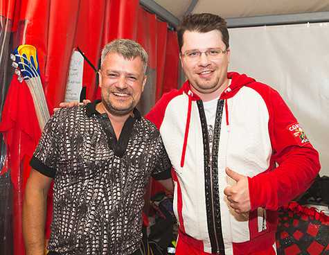 Гарик Харламов вышел на подиум с крыльями