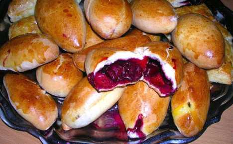 Рецепты пирожков с вишней, секреты выбора