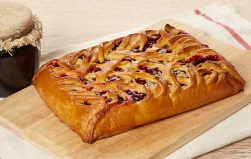 Груши выбирайте плотные, мягкие не подойдут, так как при выпечке превратятся в кашу, пирог потеряет все свое очарованье