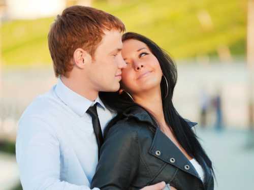 Лучший вариант чтобы заставить мужчину жениться, это показать ему, что вы для него больше всего подходите, чем другие женщины или девушки