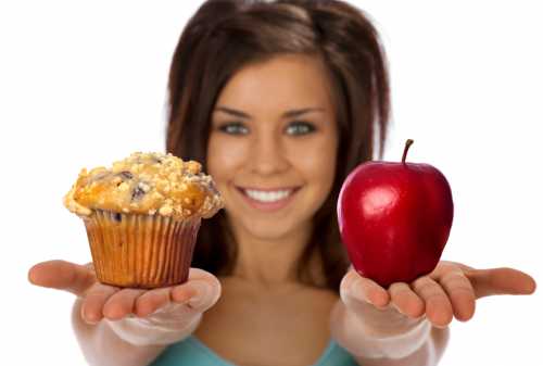 Когда нужно срочно сбросить пару лишних килограмм, в своем рационе звезда увеличивает количество потребляемого белка исокращает углеводы до минимума