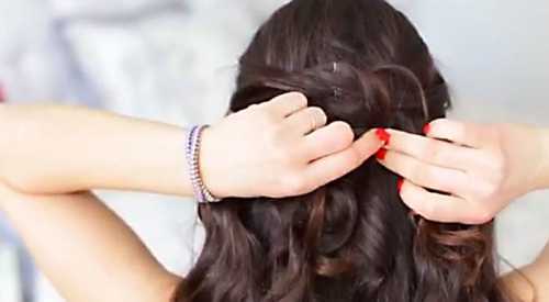 Вам подойдут локоны, каскадные многоуровневые стрижки, асимметрия