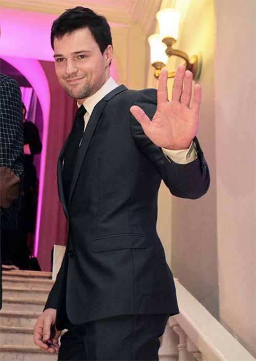 Данила Козловский отказался от подарков