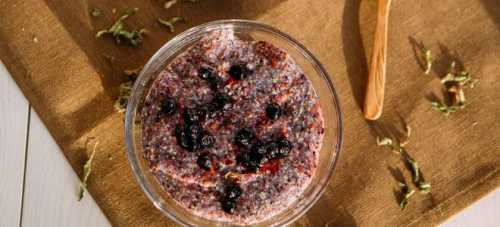 Листики необходимо правильно подготовить, их хорошо промывают и обрезают самые грубые части стебля, это примерно сантиметра снизу