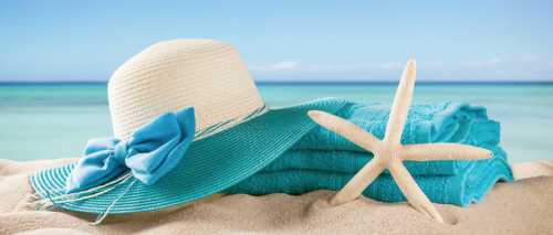 В такой одежде женщина у моря будет выглядеть особенно привлекательно