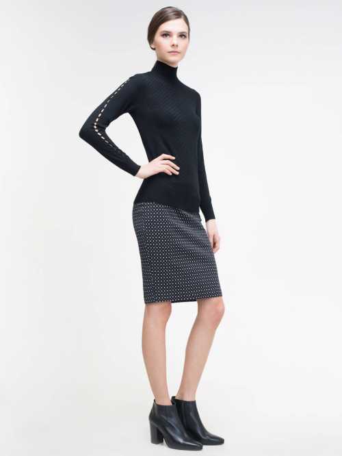 Не следует сушить севшую одежду под солнцем, а также рядом с обогреват елями