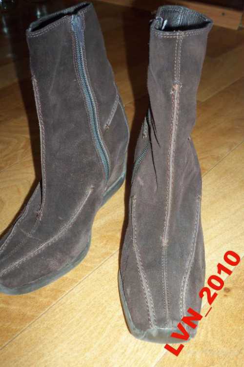 Не забыли о классическом исполнении белоснежное и жгуче черное исполнение для работы и учебы